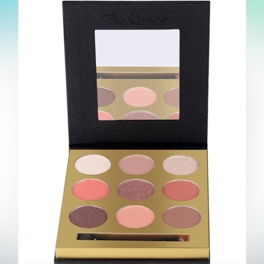 BE Denno Eyeshadow Palette